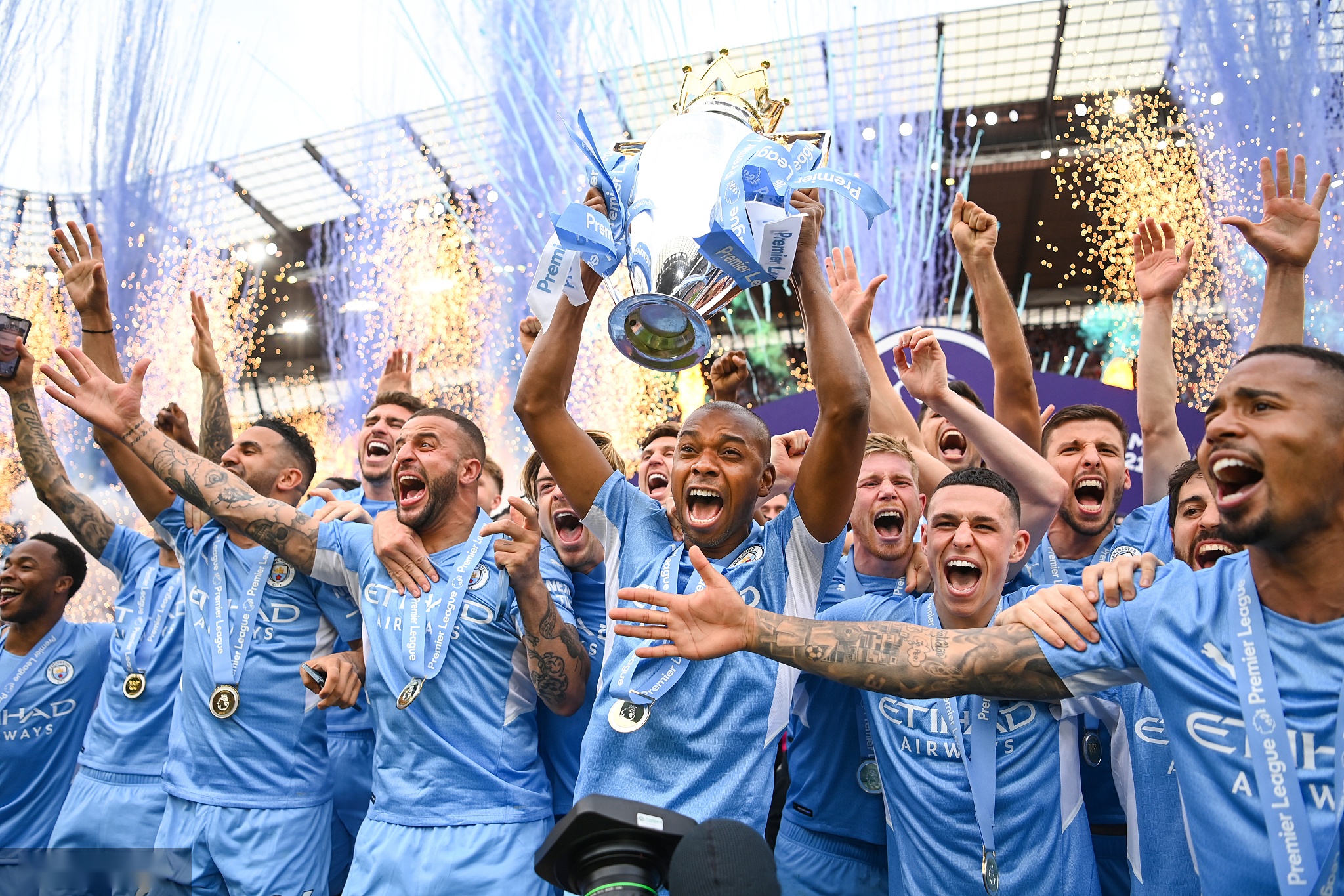 断发生的背 断发生的背